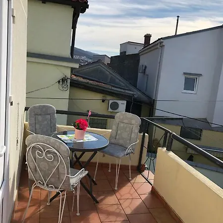 Niko Apartment *
