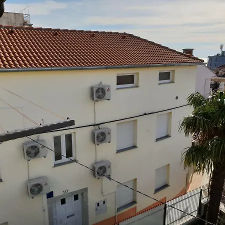 Niko Apartment *